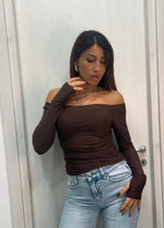 Maglia scollo a barca con guanto