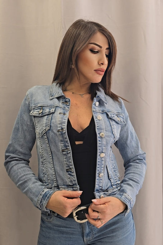 Giubbino di jeans lavaggio chiaro