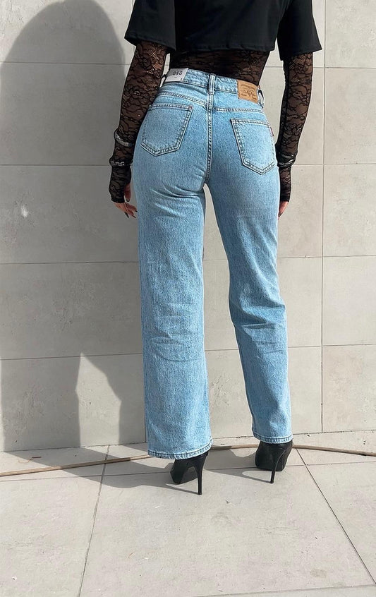 Jeans lavaggio chiaro a palazzo