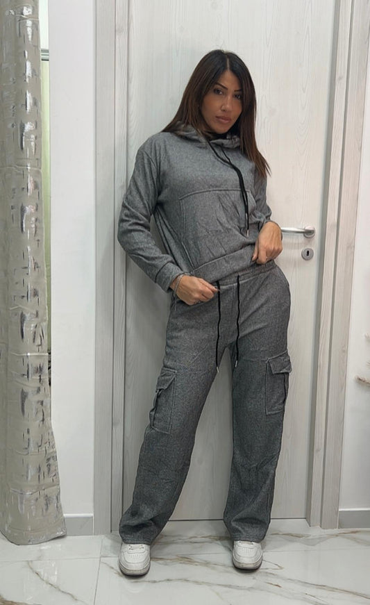 Tuta felpata con tasche laterali