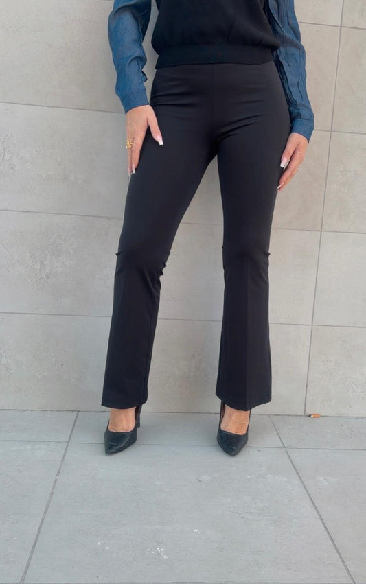 Pantalone classico a zampa